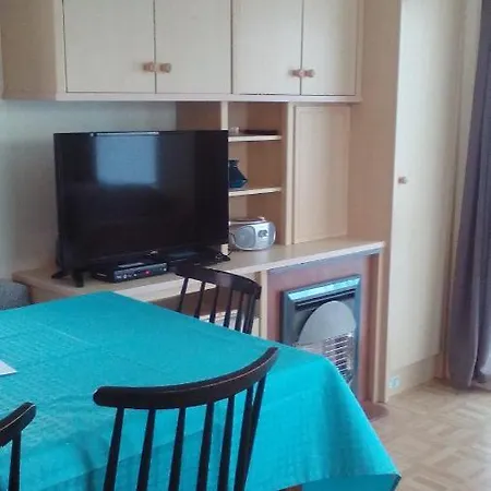 Mobilhome 6/8 Pers Les Charmettes**** Campsite