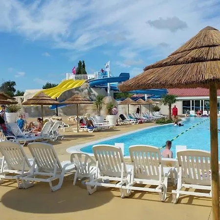 Mobilhome 6/8 Pers Les Charmettes**** *